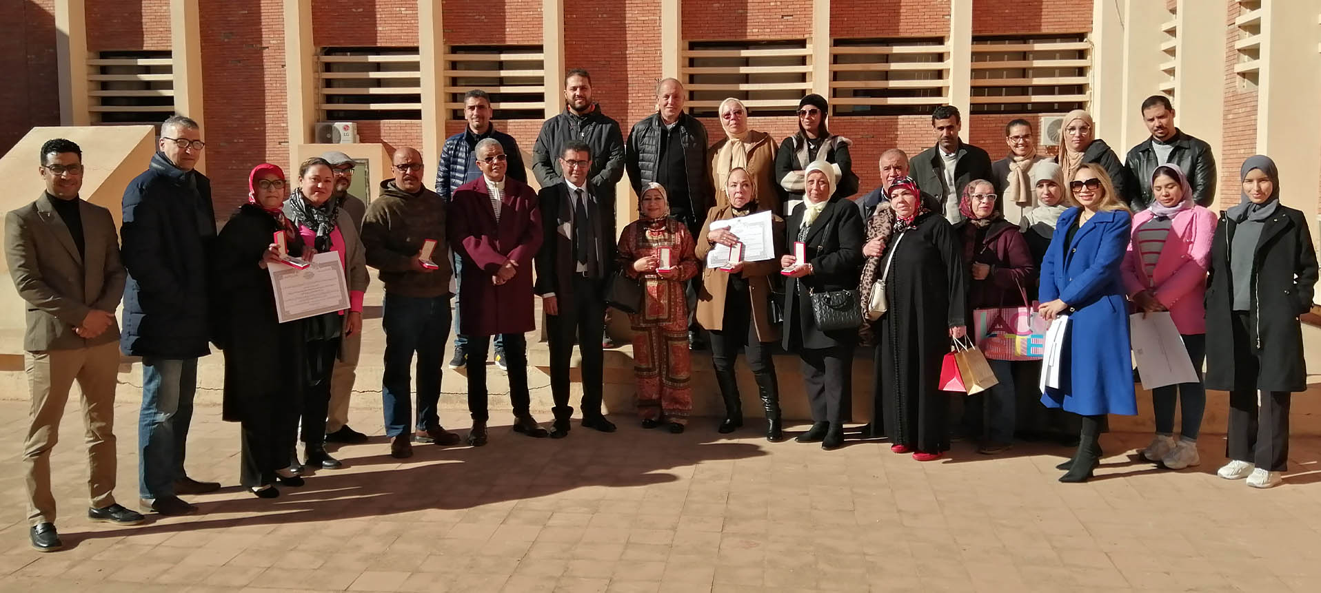 حفل توزيع الأوسمة الملكية على موظفي ومستخدمي المركز الإستشفائي الجامعي محمد السادس بمراكش
