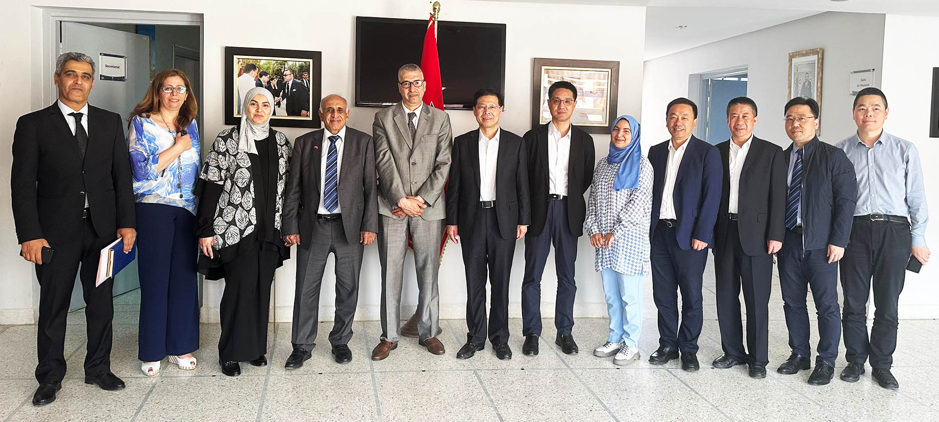 Visite d'une délégation chinoise des hauts responsables de la ville de Ningbo au CHU Mohammed VI de Marrakech